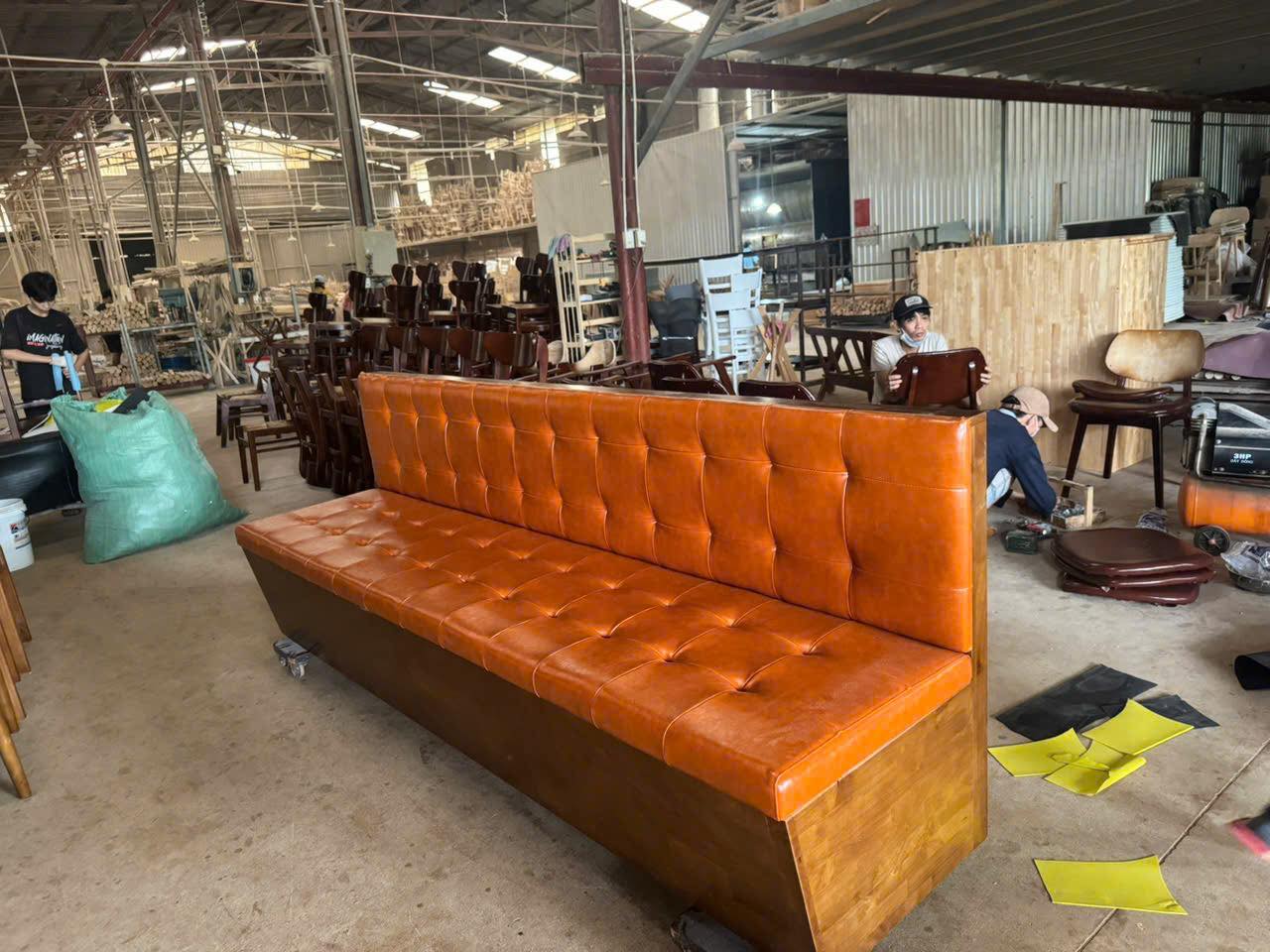 Bàn Ghế Gỗ Cafe Giá Xưởng Tại Phường Trung Mỹ Tây